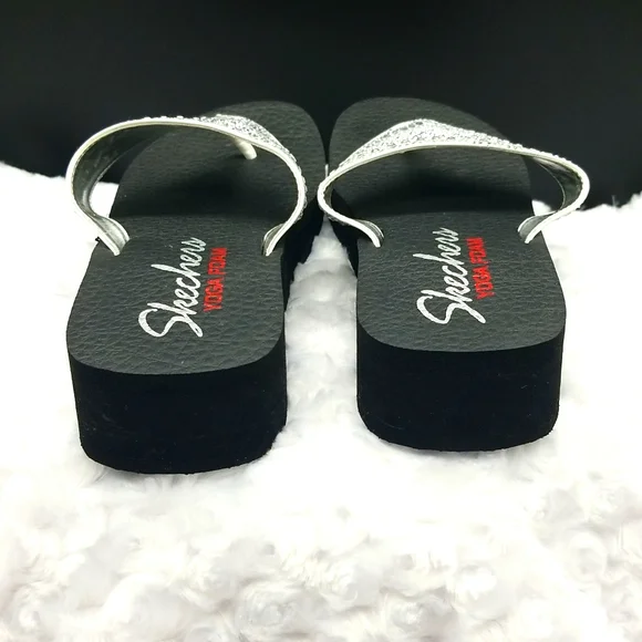 Sketchers Yoga Foam Size 9 Black With Silver Rhinestone Flip Flops - Picture 4 of 9